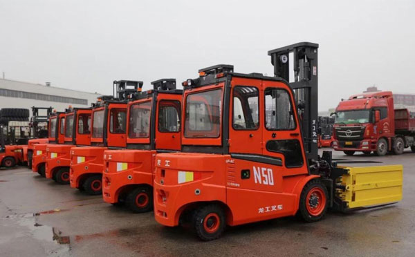 龙工兰州叉车经销商服务对比:选购时需要注意的关键点 龙工兰州叉车经销商服务对比:选购时需要注意的关键点